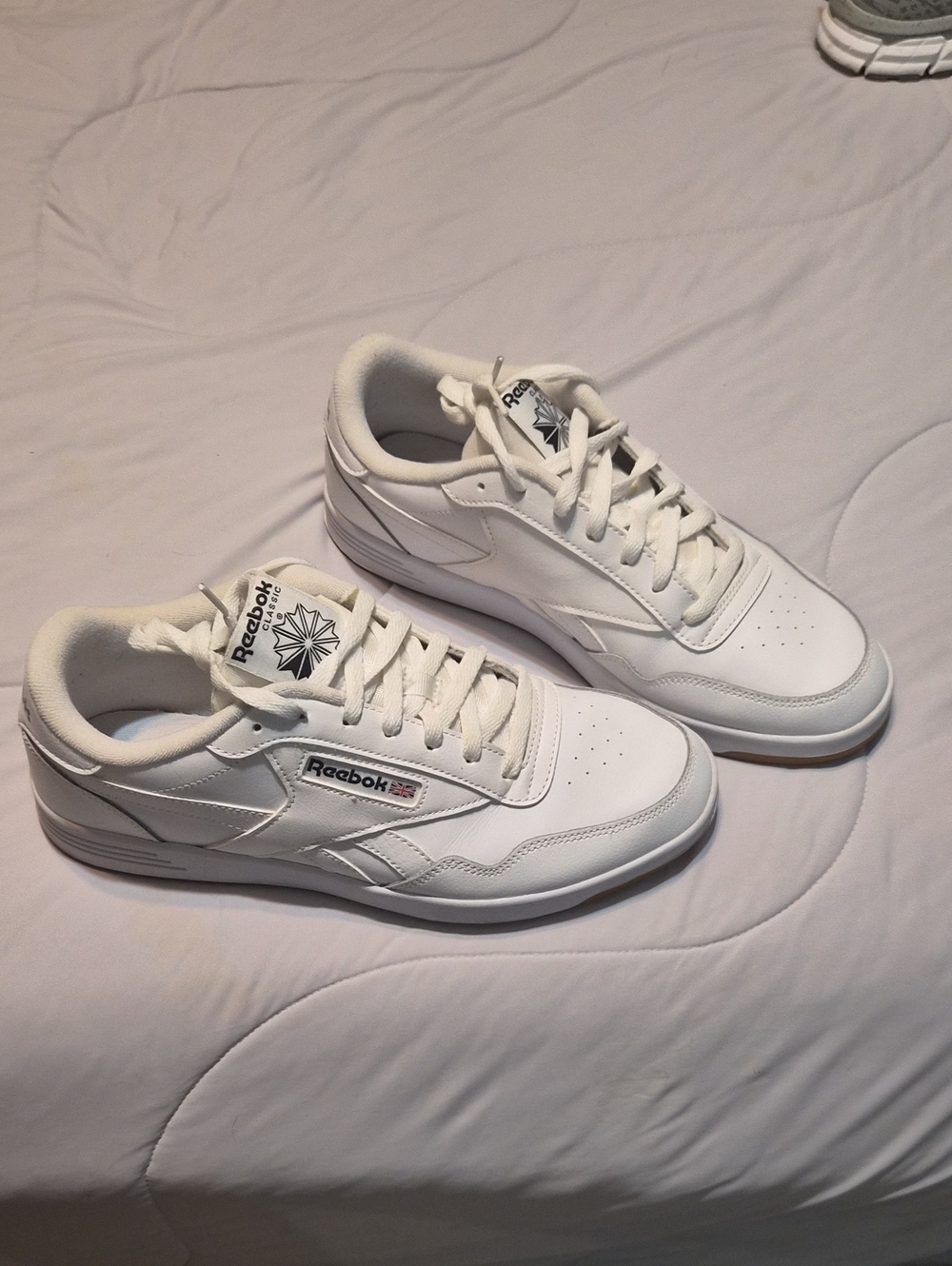 Reebok Men's White Leather Low-Top Sneakers